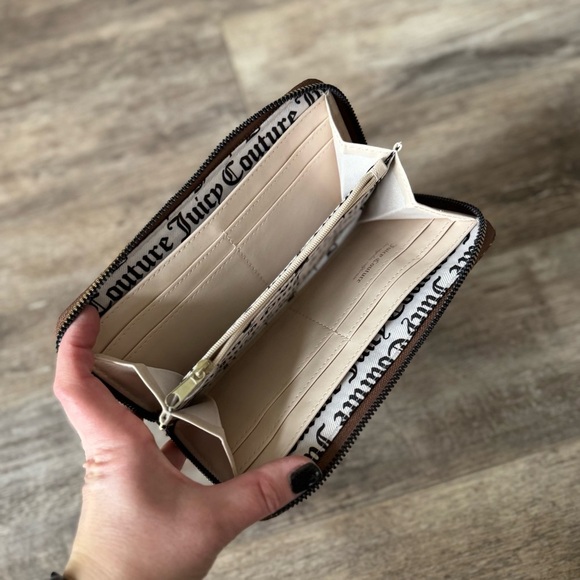 NWOT! Juicy Couture Coated Canvas Logo & Heart Long Wallet - Picture 4 of 6